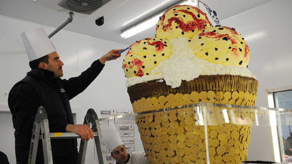 5 Fakta Unik tentang Es Krim Cone dan Sejarahnya 1 Es krim cone terbesar