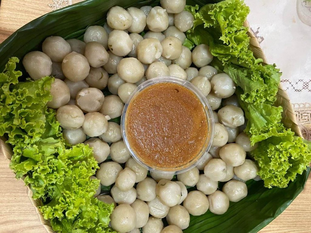 12 Rekomendasi Menu Takjil Buka Puasa yang Praktis & Enak 17 cilok